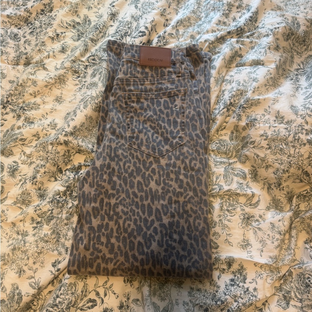 Leopard Print Mom Jeans - Tan & Grey